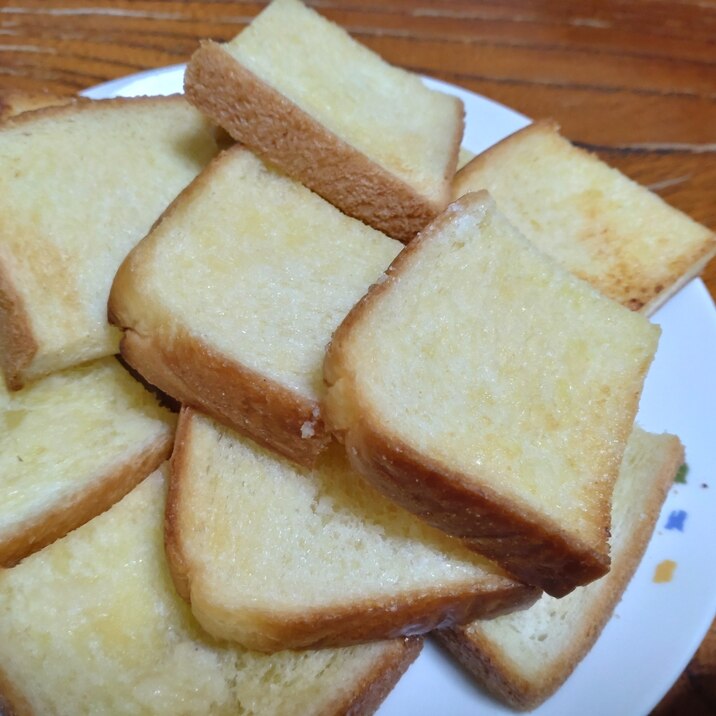 食パンで簡単!ガーリックトースト